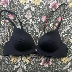 Victoria Secret So Obsessed Smooth Wireless Push-Up Bra (34A)